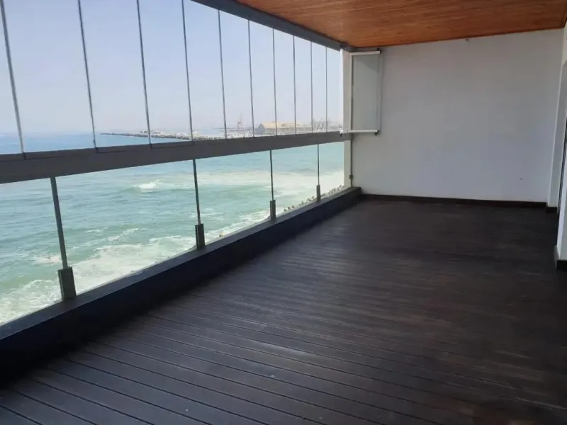 Studio meublé avec vue sur le détroit